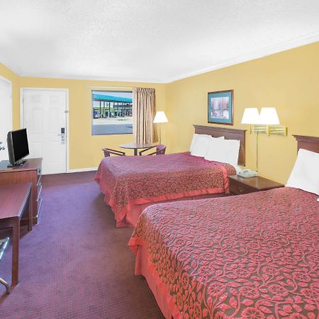 Days Inn By Wyndham N Little Rock East Норт Литъл Рок Екстериор снимка
