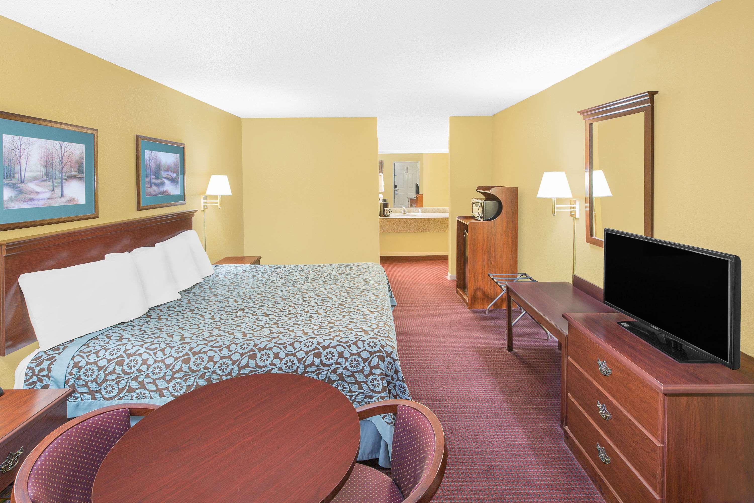 Days Inn By Wyndham N Little Rock East Норт Литъл Рок Екстериор снимка
