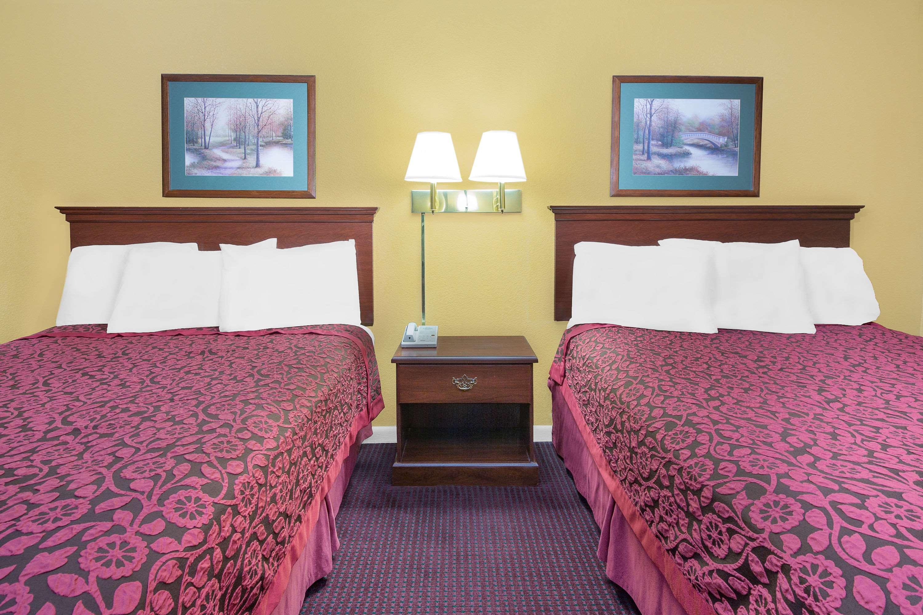 Days Inn By Wyndham N Little Rock East Норт Литъл Рок Екстериор снимка