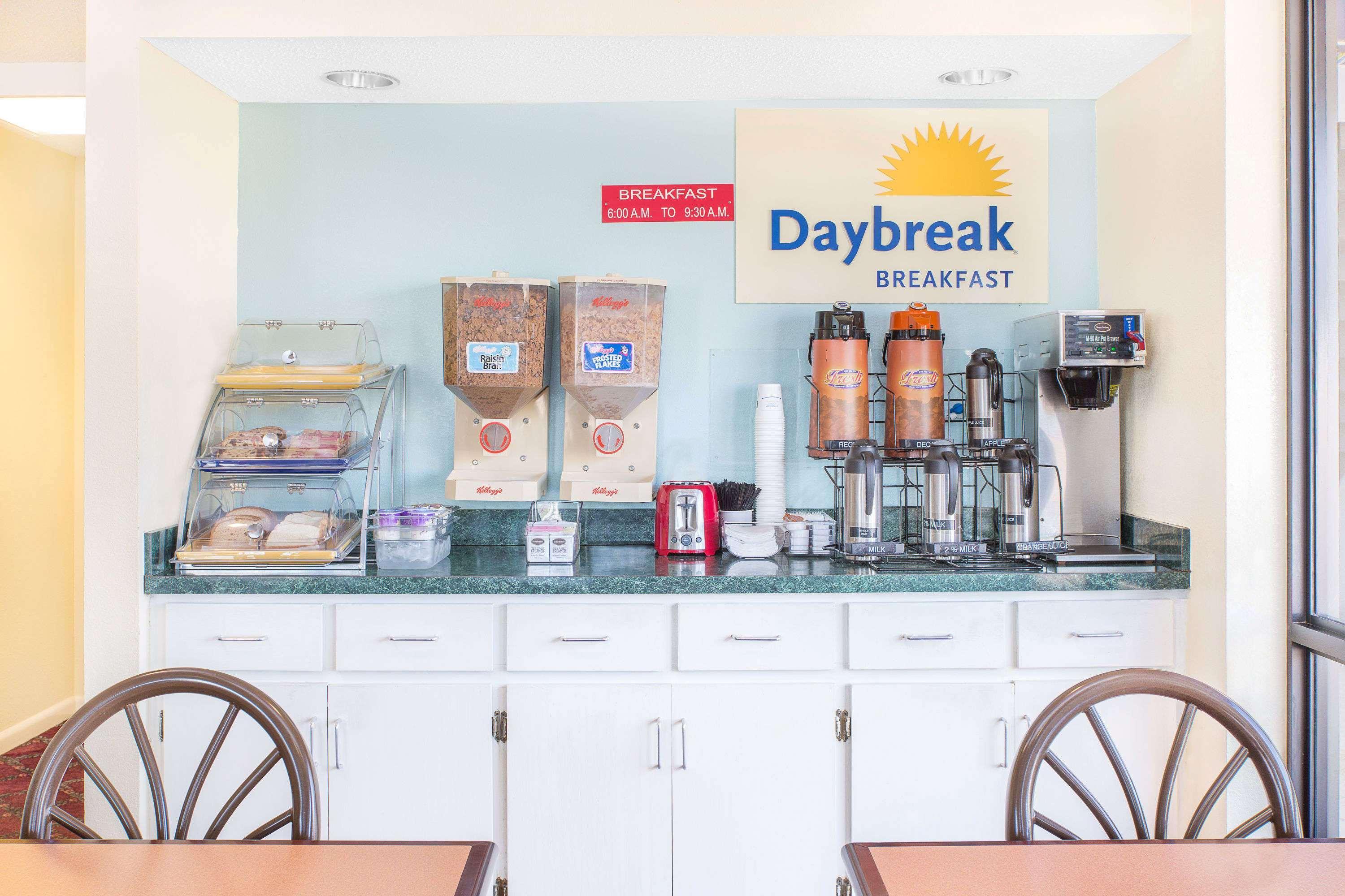 Days Inn By Wyndham N Little Rock East Норт Литъл Рок Екстериор снимка