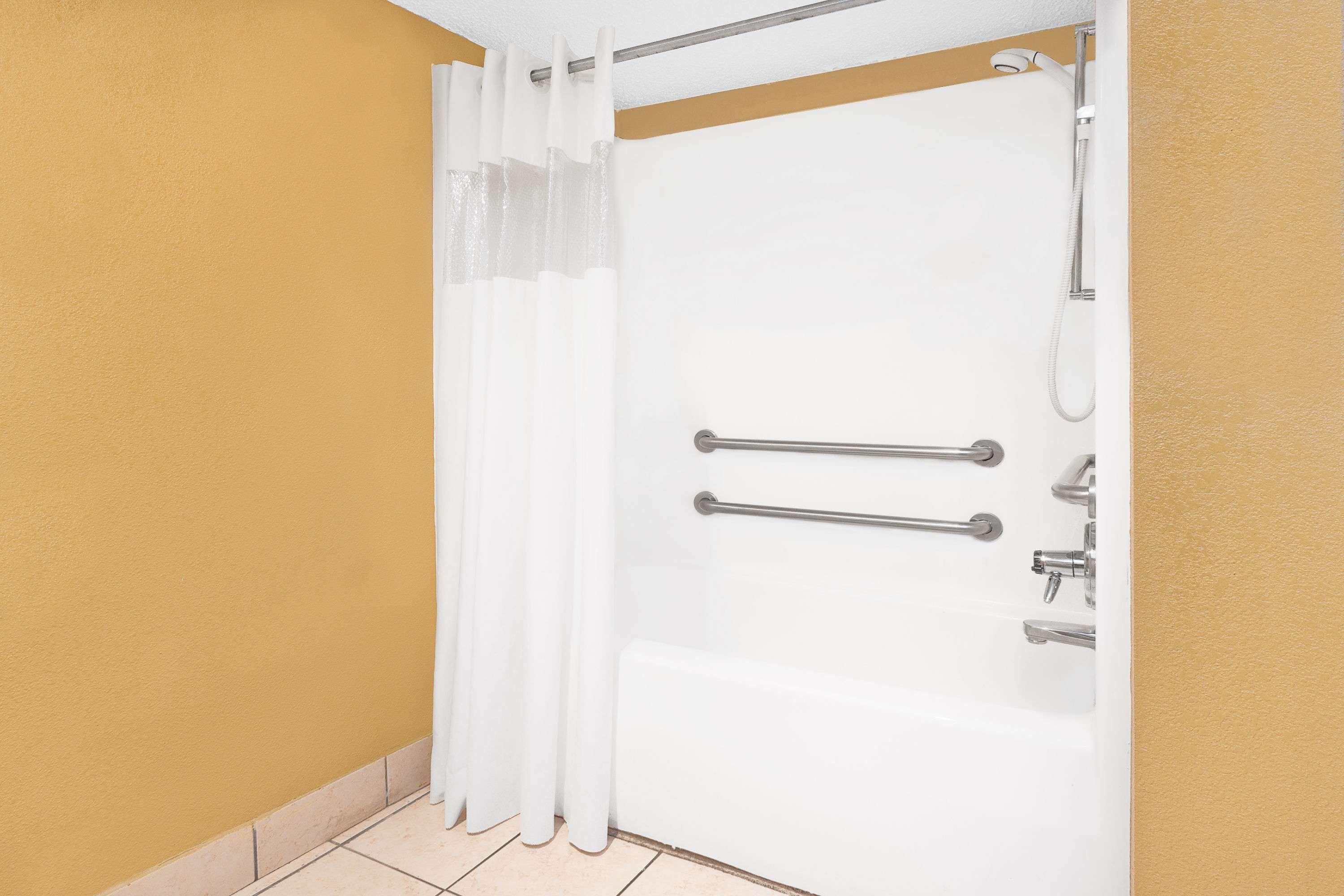 Days Inn By Wyndham N Little Rock East Норт Литъл Рок Екстериор снимка