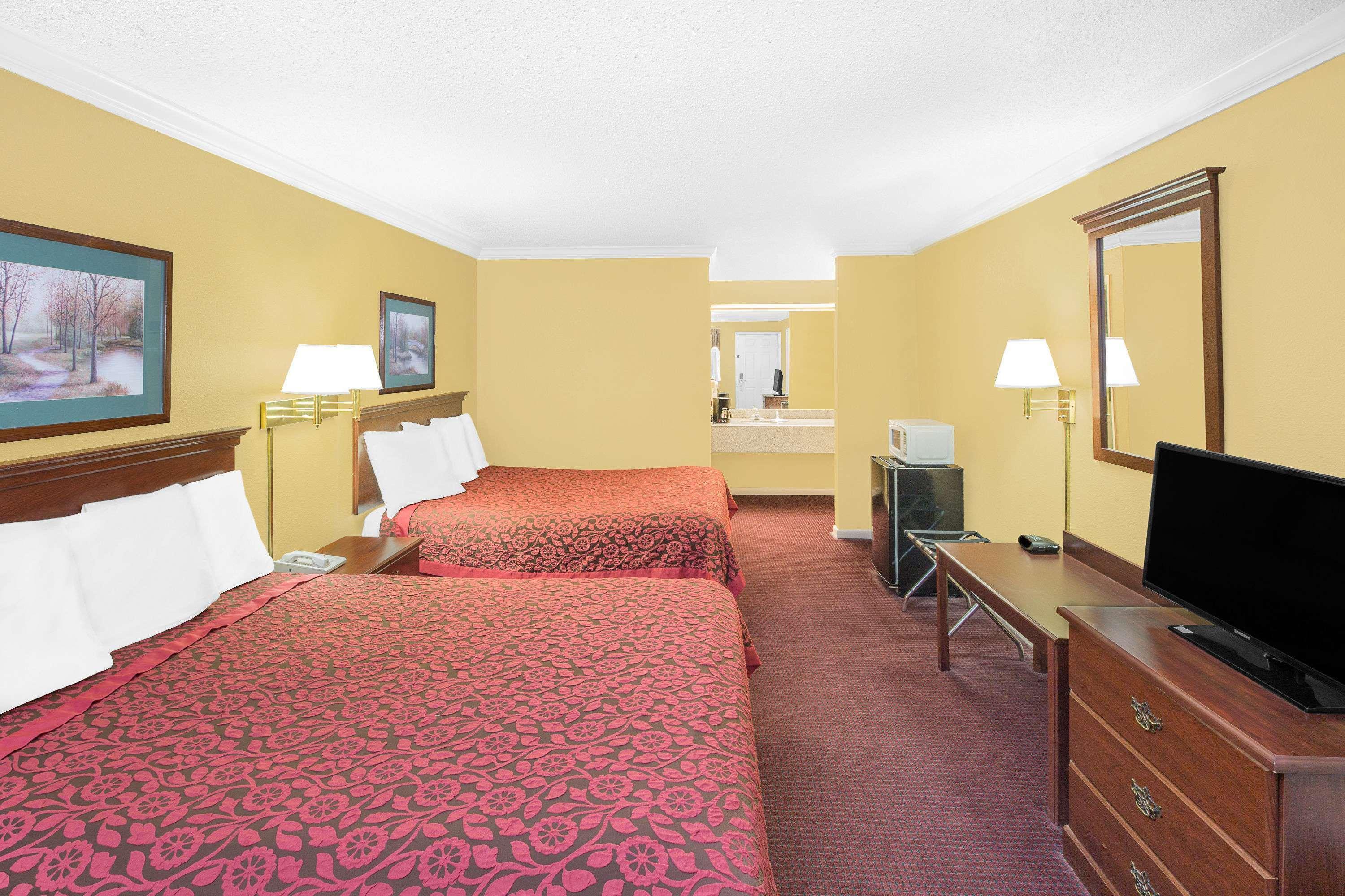 Days Inn By Wyndham N Little Rock East Норт Литъл Рок Екстериор снимка