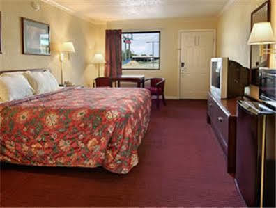 Days Inn By Wyndham N Little Rock East Норт Литъл Рок Екстериор снимка