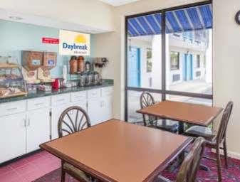 Days Inn By Wyndham N Little Rock East Норт Литъл Рок Екстериор снимка